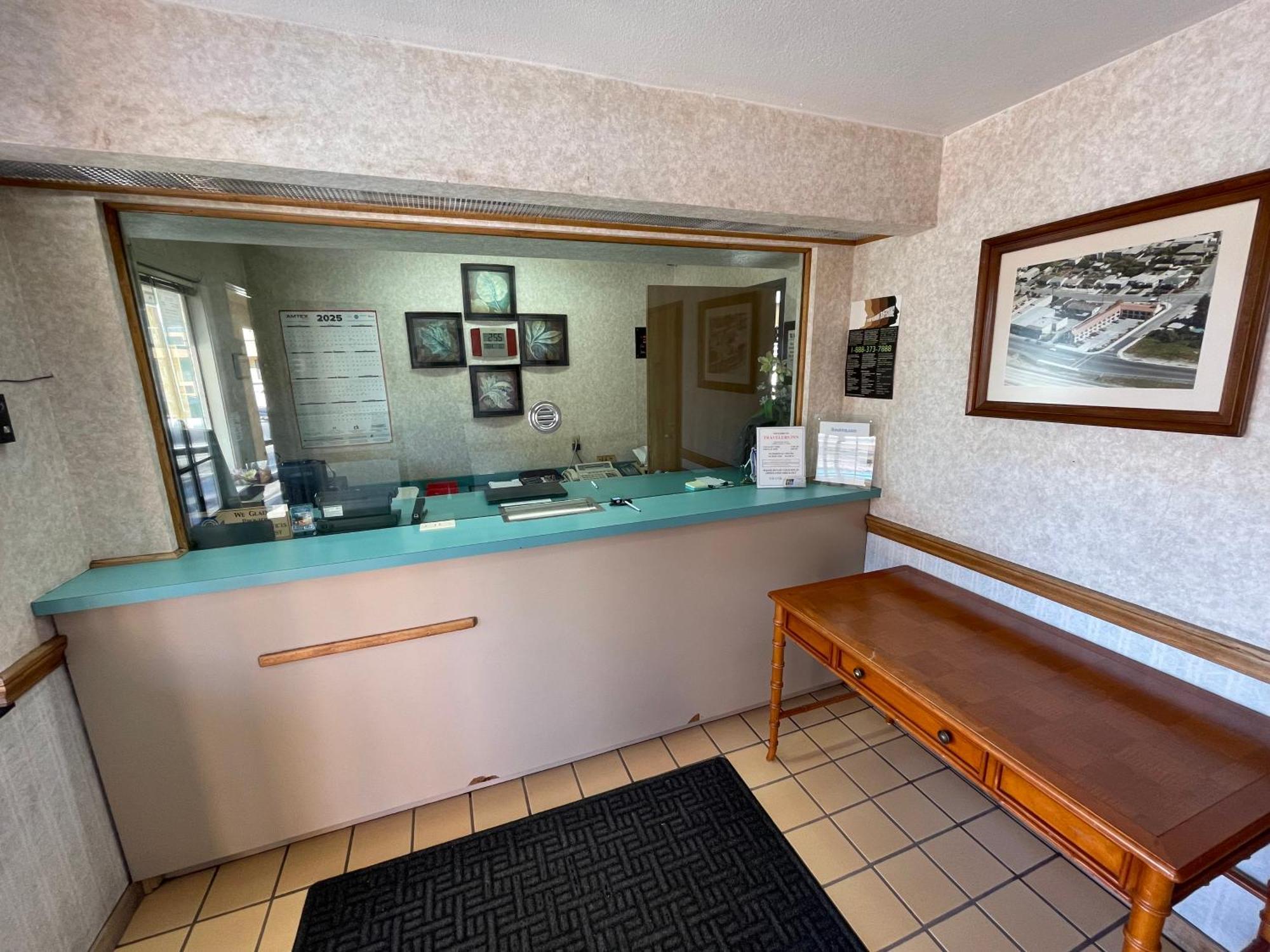 Travelers Inn แคสโตรแวลลีย์ ภายนอก รูปภาพ