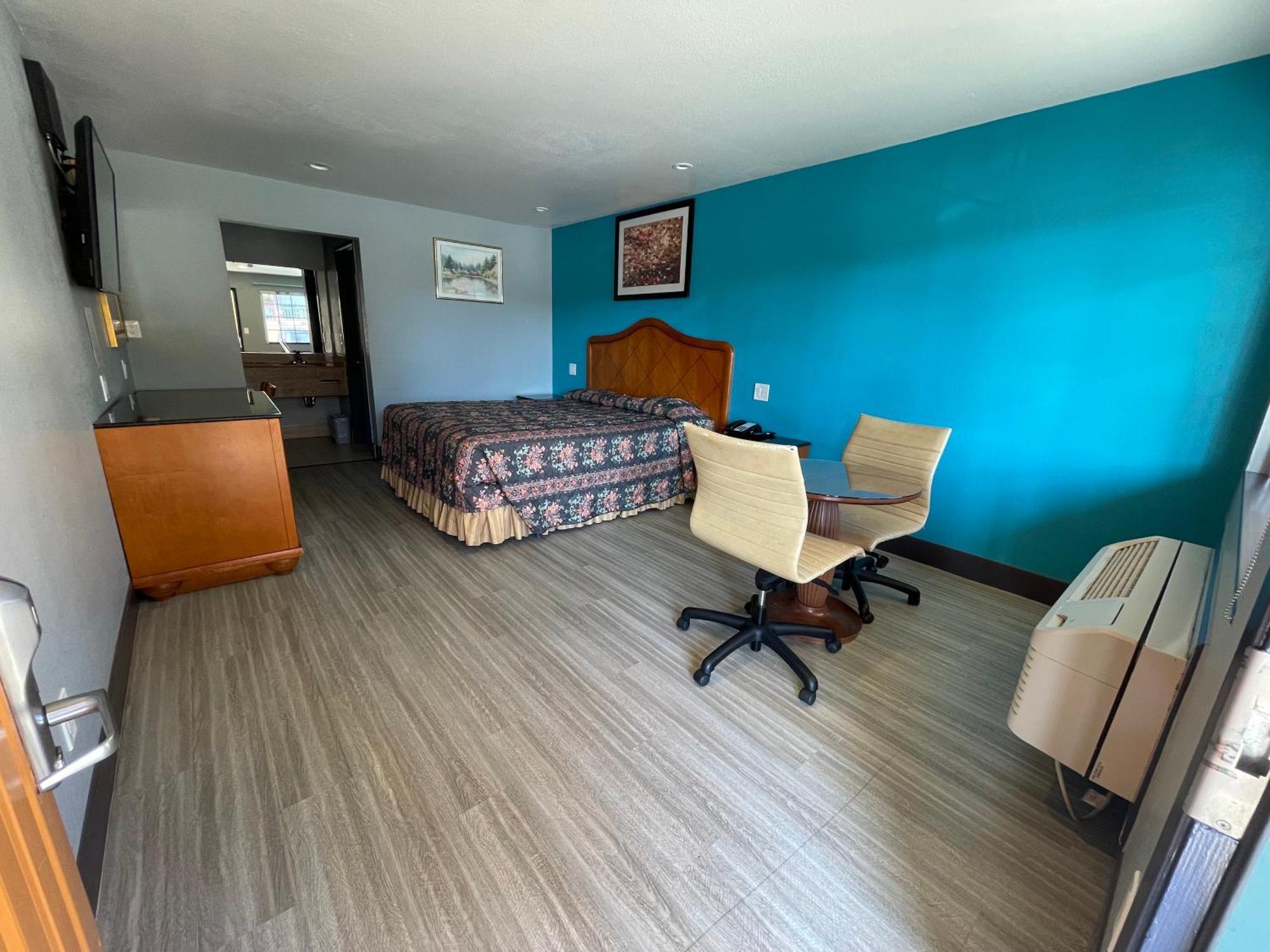 Travelers Inn แคสโตรแวลลีย์ ภายนอก รูปภาพ