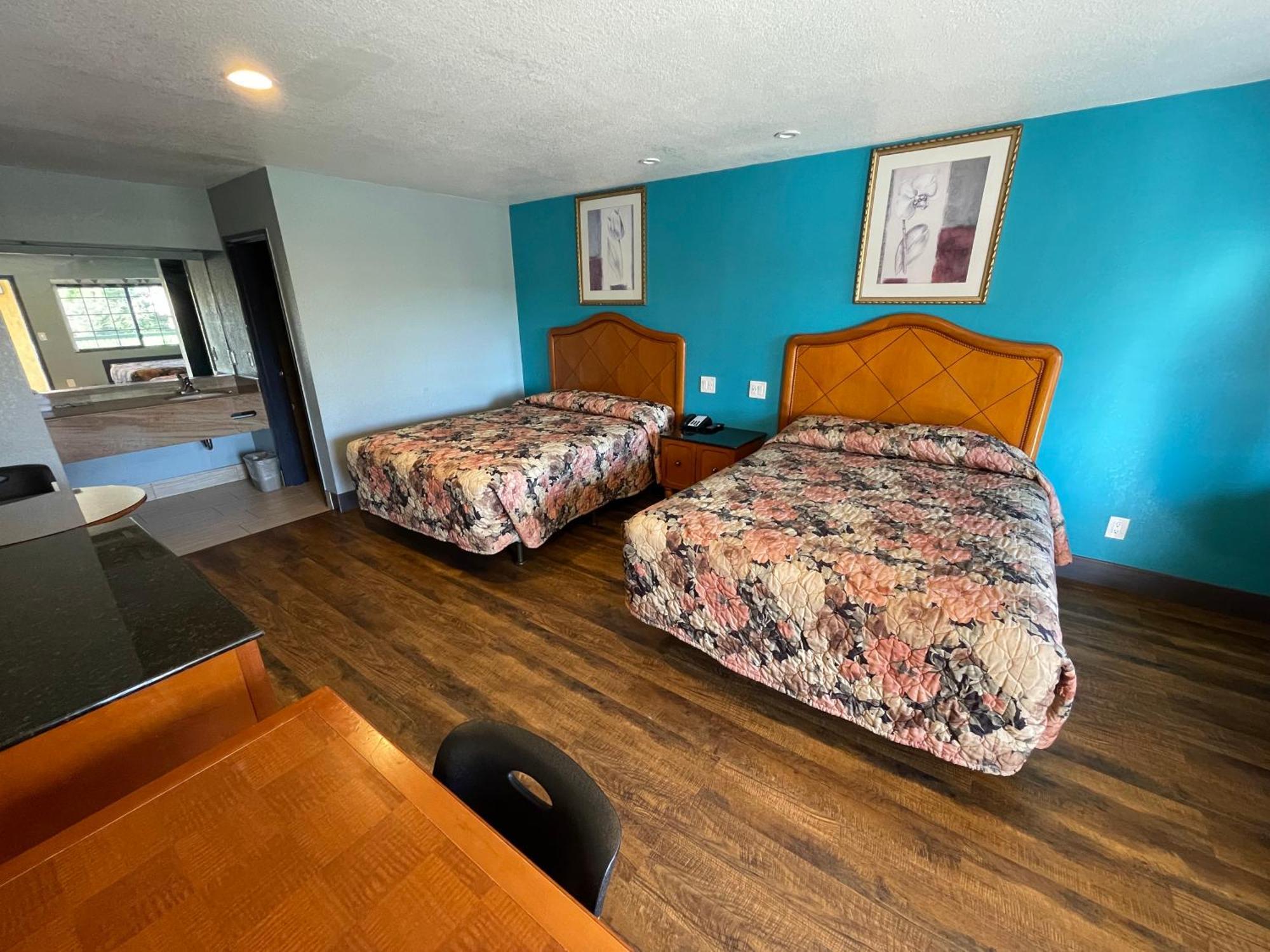 Travelers Inn แคสโตรแวลลีย์ ภายนอก รูปภาพ